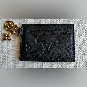 Excellent Condition. Louis Vuitton (LV) Black and Gold Card Holder